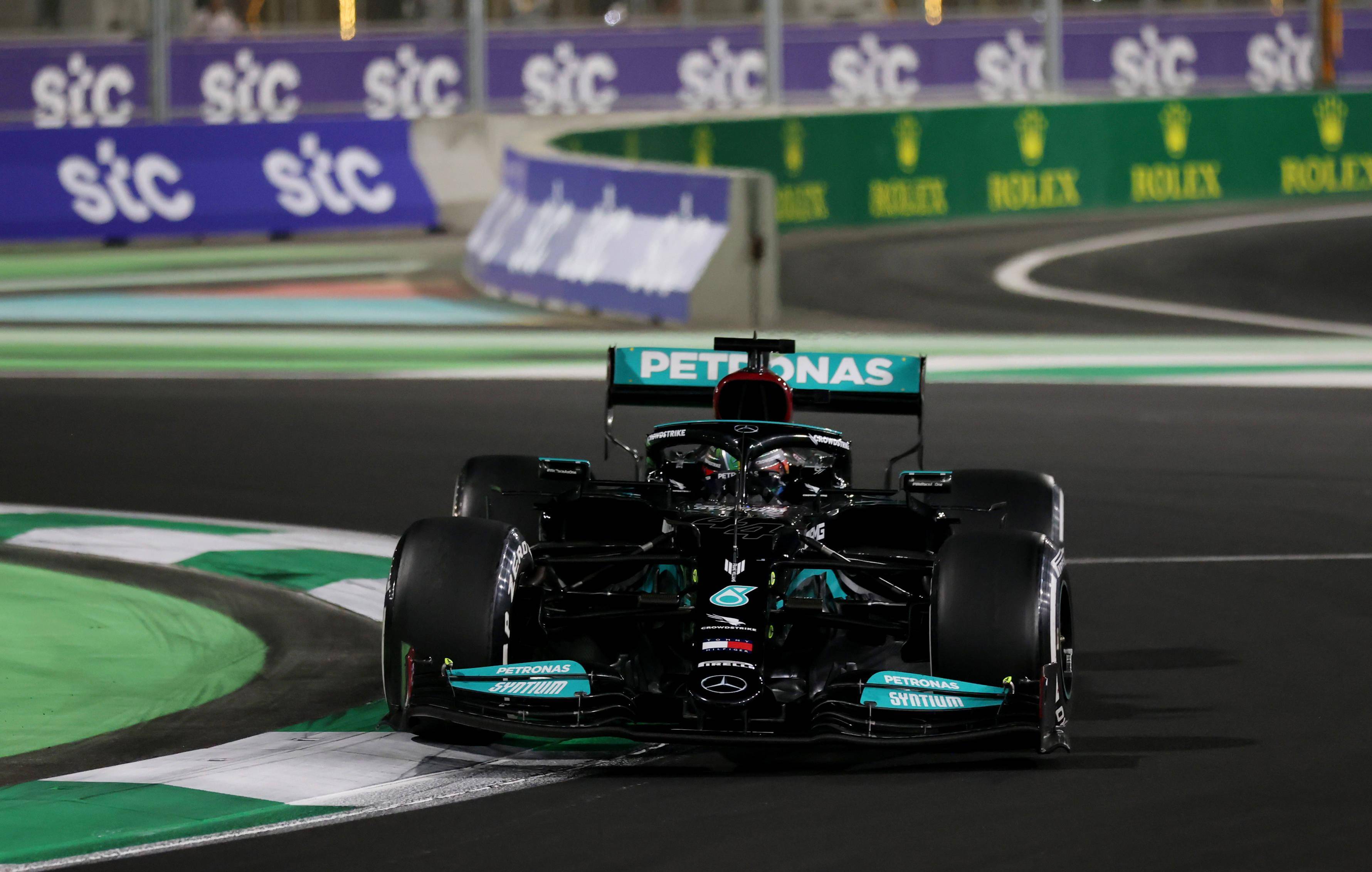 关于香港举行F1赛车比赛，国家队表现关键的信息