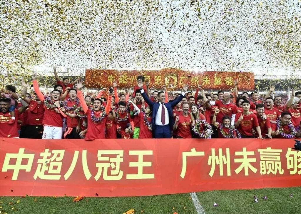 恒大迎来一场历史性的羽毛球对决 恒大迎来一场历史性的羽毛球对决