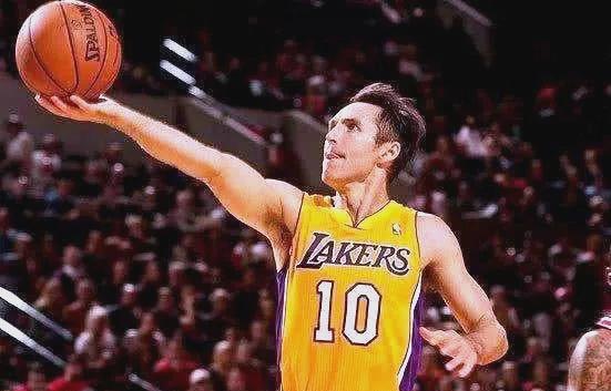 杰出球员的出色表现点燃了全场气氛,下场对决非错过!的简单介绍 杰出球员的出色表现点燃了全场气氛,下场对决非错过!的简单介绍