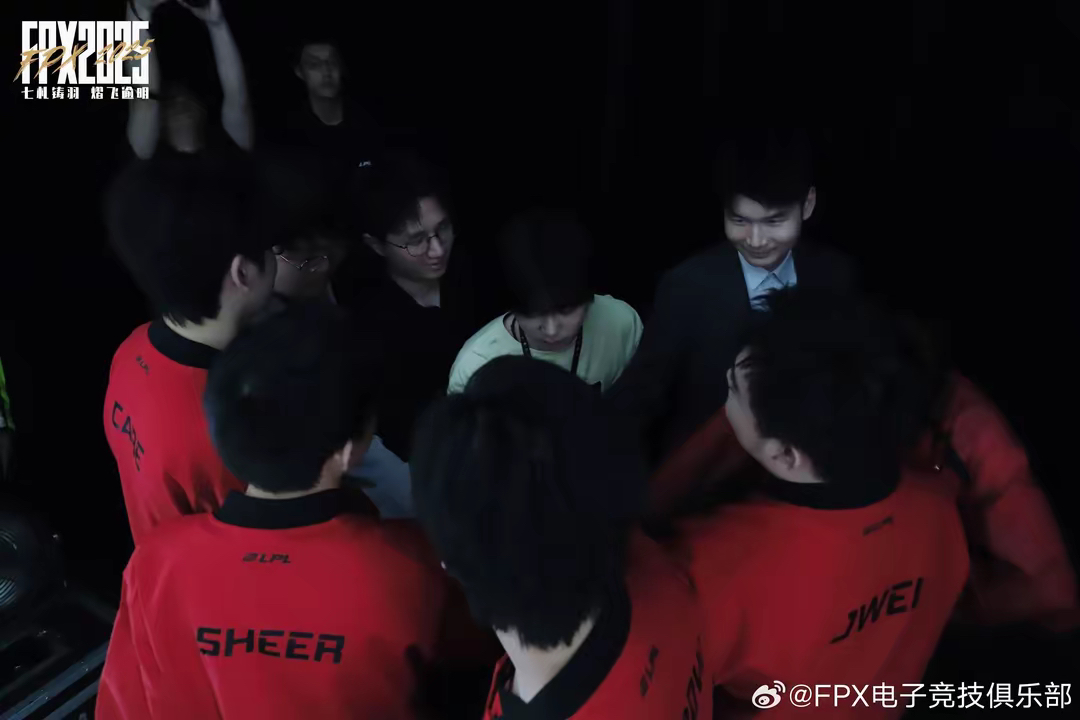 TES力克FPX，369操刀奇招英雄翻盘四强赛2:1（釜山）