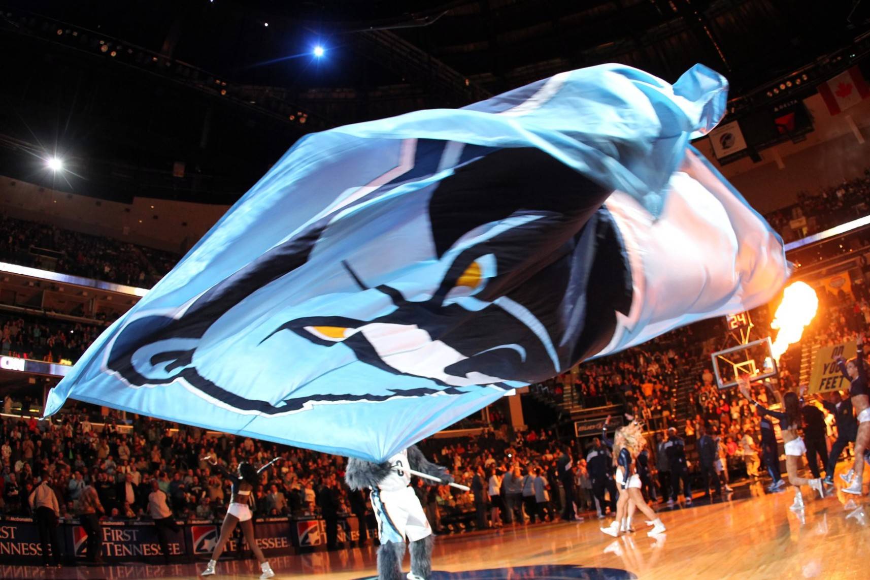 关于燃雷将客场挑战灰熊，攻防同时发力的信息