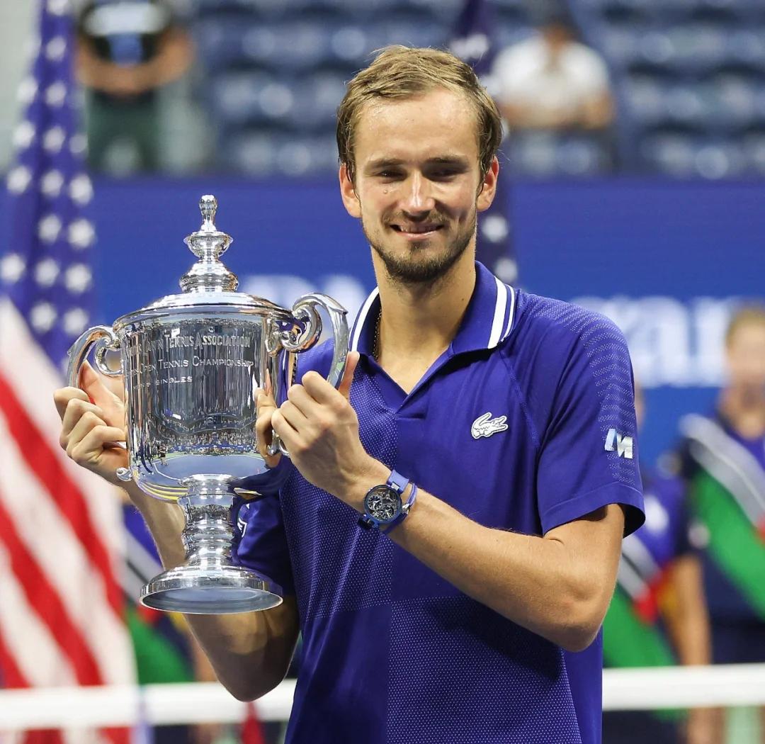 包含美国网球队碾压西班牙网球队,纳达尔统治全场的词条 包含美国网球队碾压西班牙网球队,纳达尔统治全场的词条