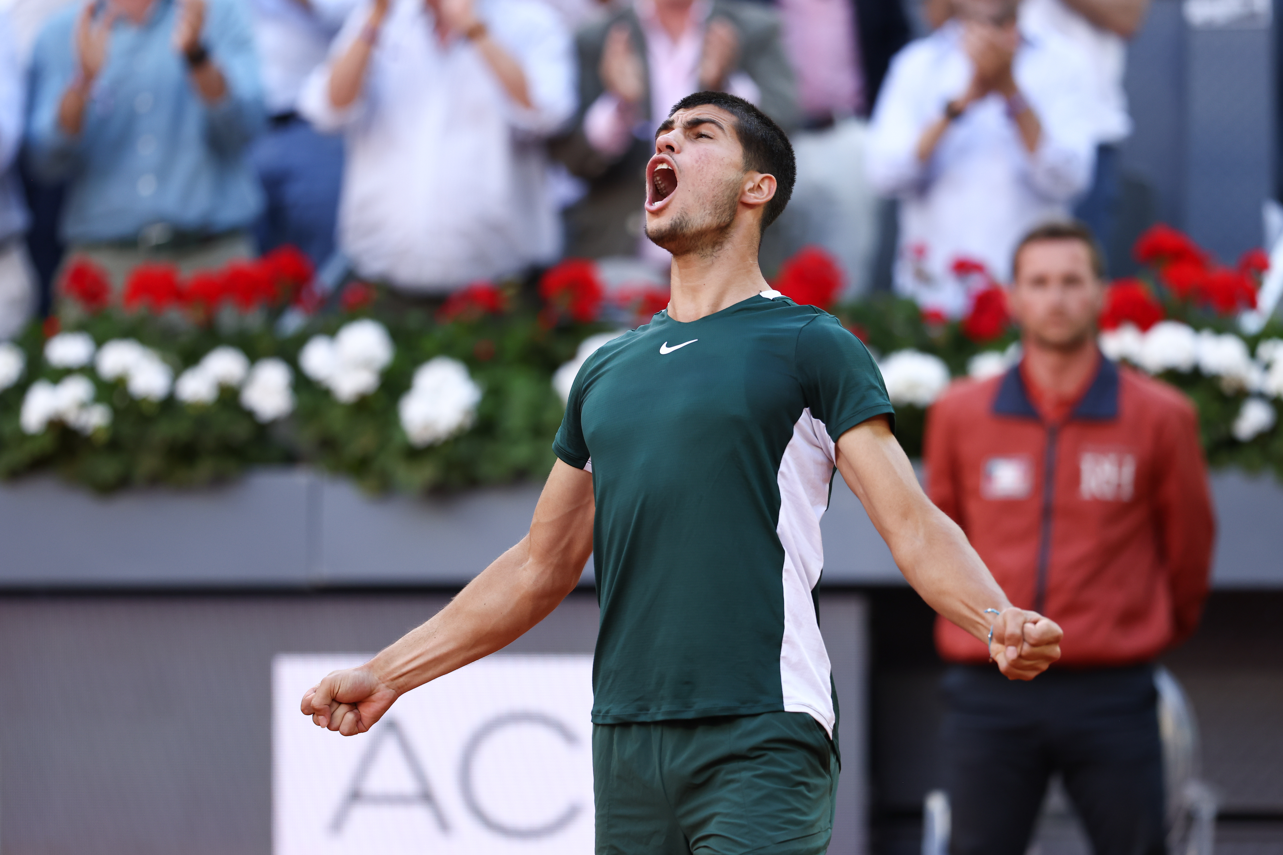 西班牙网球队力克德国网球队，阿尔卡拉斯爆发神勇的简单介绍