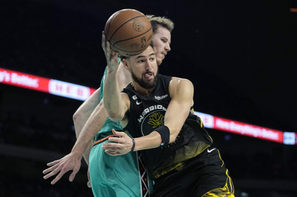 火力全开！橄榄球比赛数据创纪录的简单介绍