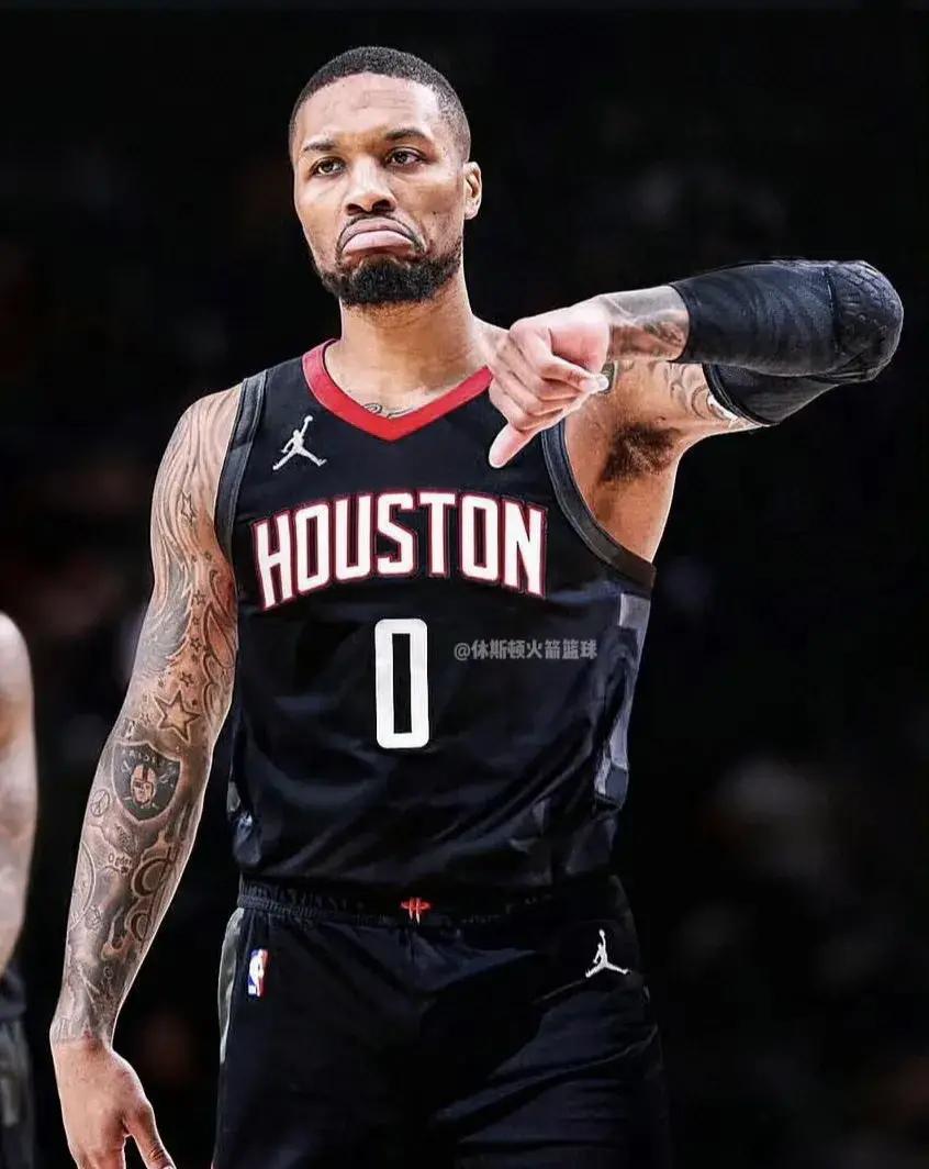 关于独行侠横扫上海队，利拉德状态火热的信息