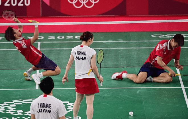 韩国队逆转日本队，黄鸭组合关键制胜